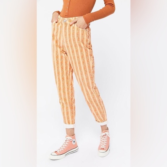Urban Outfitters BDG Mom High Rise Floral Stripe Corduroy Pants NEW - Picture 1 of 11